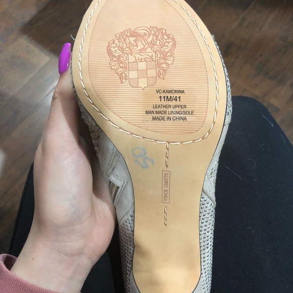 Vince Camuto over knee - Picture 2 of 5